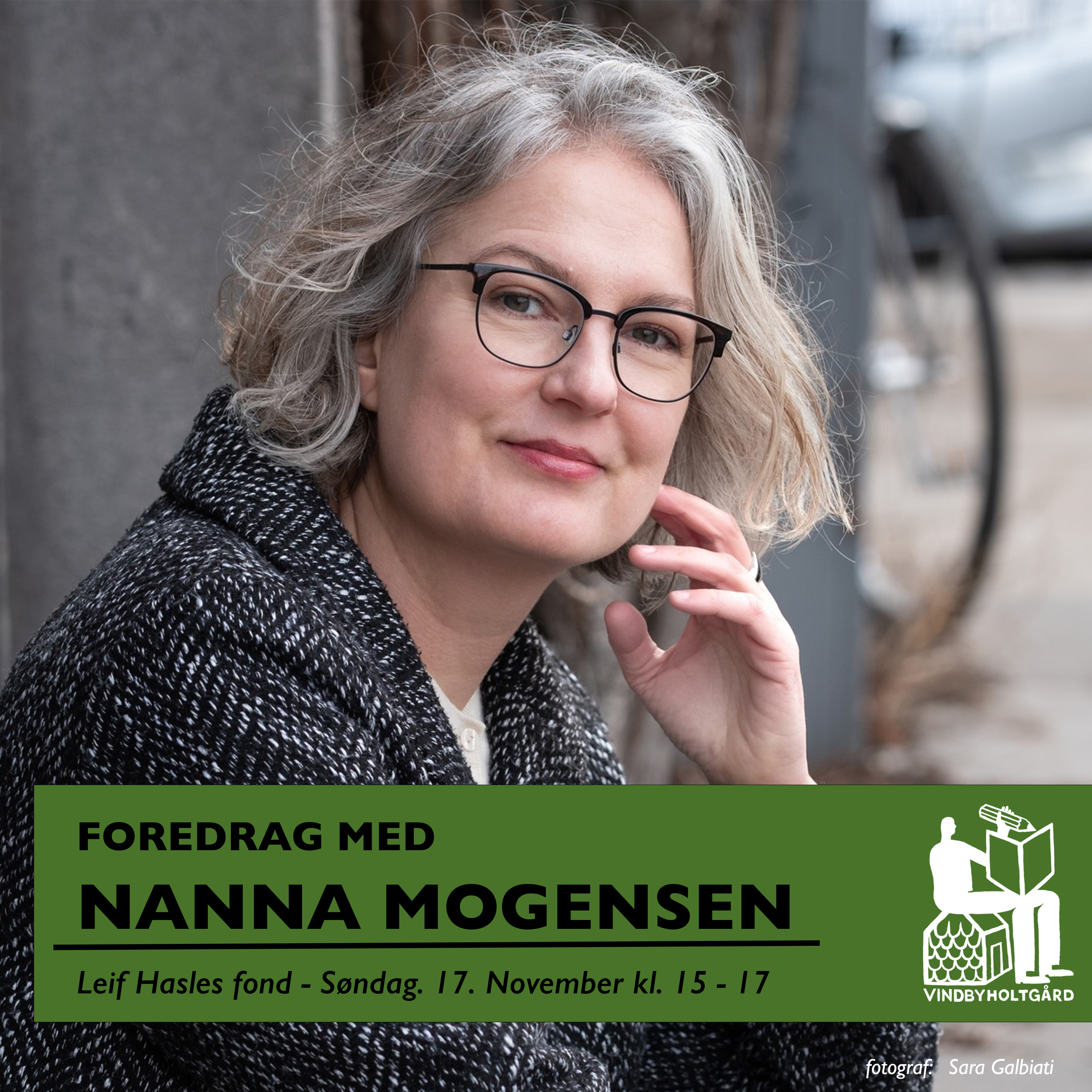 Nanna Mogensen er uddannet mag. art i litteraturvidenskab fra Københavns Univesitet. Hun har arbejdet som kulturjournalist for diverse trykte medier, men de fleste vil nok kende hende som fast vært på DRs litteraturmagasin, Skønlitteratur på P1. Programmet kan fejre sin 15års-fødselsdag i år. Litteratur i radioen handler ikke bare om at 'presse' viden ud af en højtaler. Det handler om at skabe stemninger og formidle mennesker. Det vil Nanna Mogensen tale om og give eksempler på, når hun gæster Vindbyholtgård.